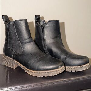 Maurices Black Chelsea-Style Ankle Boots with Side Zipper